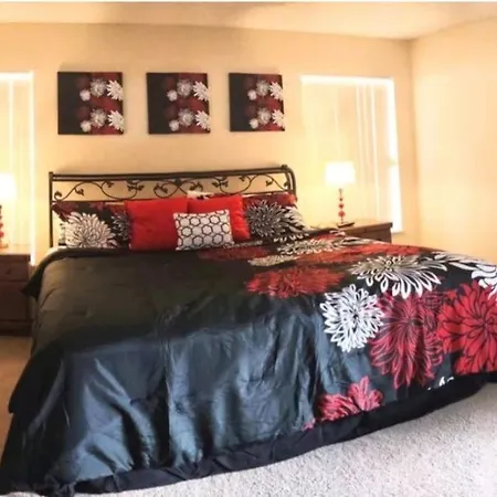 Spacious Five Bedroom Home Close To Disney-2