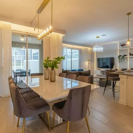 960 Colorful Modern Townhome W Priv Pool Grill-2