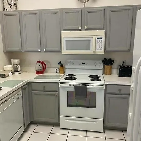Beautiful 3 Bed Close To Disney With Pool-3