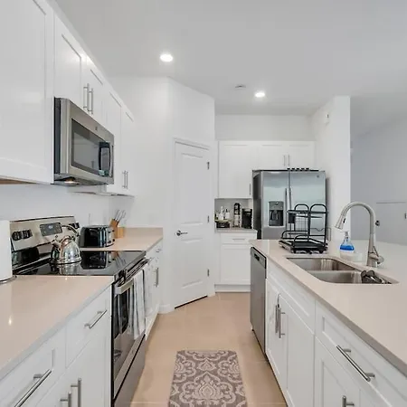 Lovely 3Bd 3Br Townhouse-2