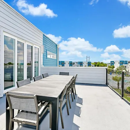 Onip - Stylish Condo With Foosball Table Near Disney With Resort & Waterpark Access - B4-216-3
