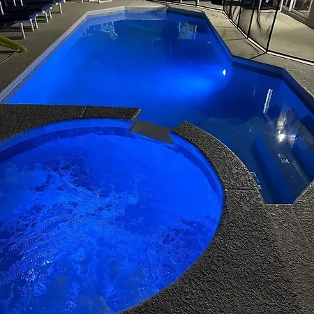 7 Bedroom, 6 Bath And Pool Near Disney In Emerald Island 4 King Master Suites-2