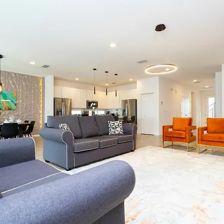Luxury 9 Bedroom Home With Private Pool 2615-3