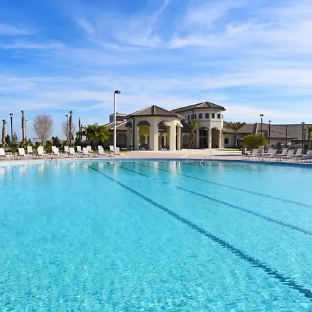 Cute And Cozy 4 Bed Townhome With Splash Pool-2