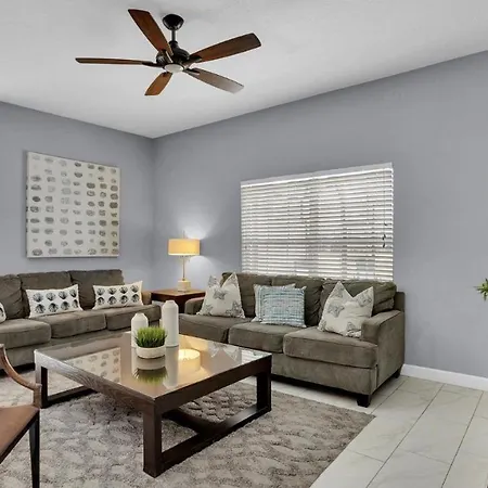 3097Pequod 5 Bedroom Townhouse-2