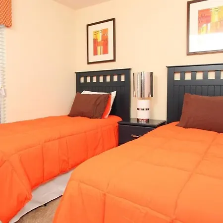 Home Base 6 Bedroom Holiday Home With Pool And Spa-2