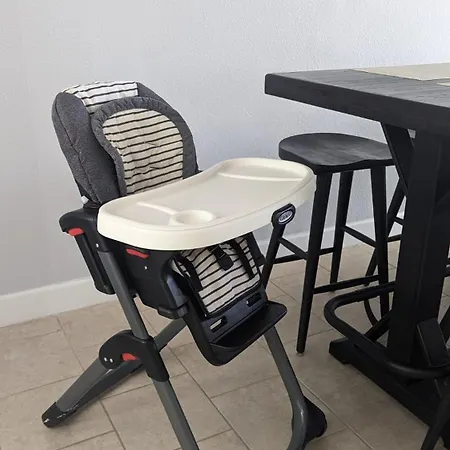 Modern Townhouse With Pool Close To Disney & Silver Spurs Arena-2