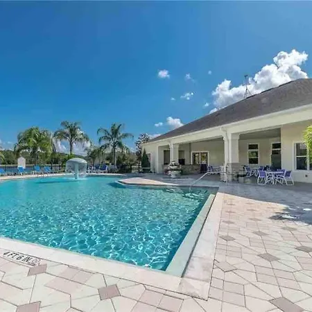 - Great Value- Pool, Free Spa Heat.-2
