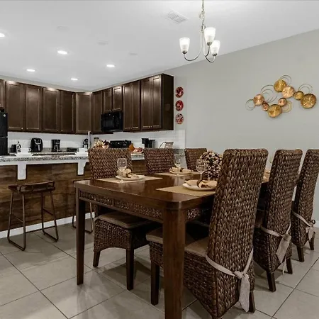 4732 Spacious 3Br Townhome W Lake View-3