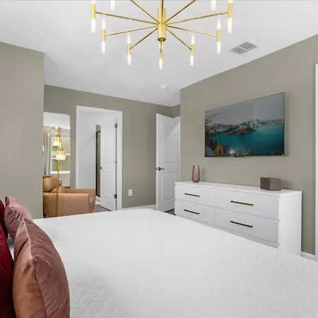5 Bedroom- 4 Bathroom- Storey Lake 2689Sb-3