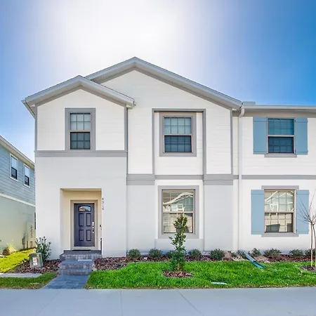Beautiful 5 Bed Townhome With Splash Pool In Windsor At Westside-2