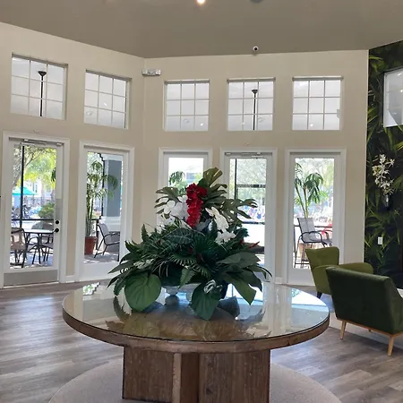 3 Bedroom Resort Style Condo, 3 Miles To Disney!-2