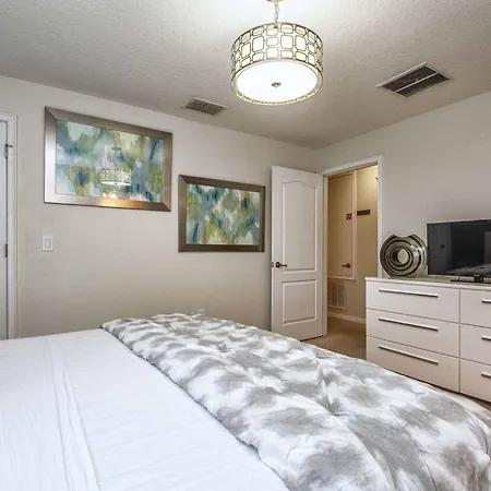 Dog Friendly Townhome Wsplashpool- 1600St-2