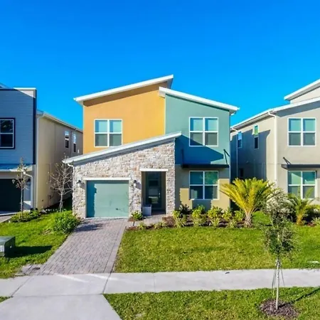 Gorgeous 5 Beds Home With Game Room And Pool-2