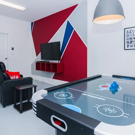 Gorgeous 5 Beds Home With Game Room And Pool-3
