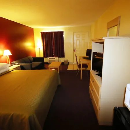 Econo Lodge Inn & Suites Maingate Central-3
