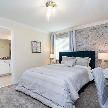 1176 Cd - Luxury 4Br Townhome: Pool Game Room-2