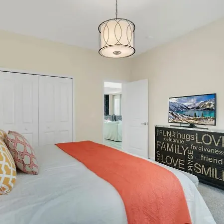 Five Bedrooms Single Family 4759-2