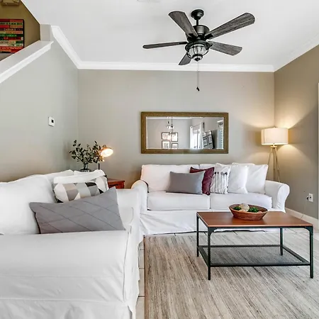 4 Bd 3 Ba Lucaya Village 4-105-2