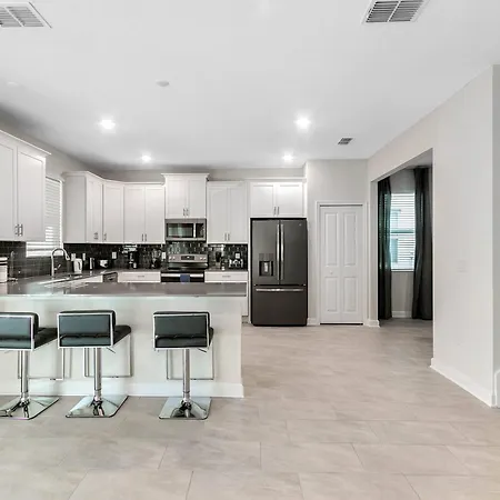 6 Bd 6 Ba Storey Lake 4528 Tb-3