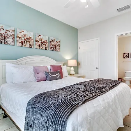 4 Bd 3 Ba Lucaya Village 4-105-3