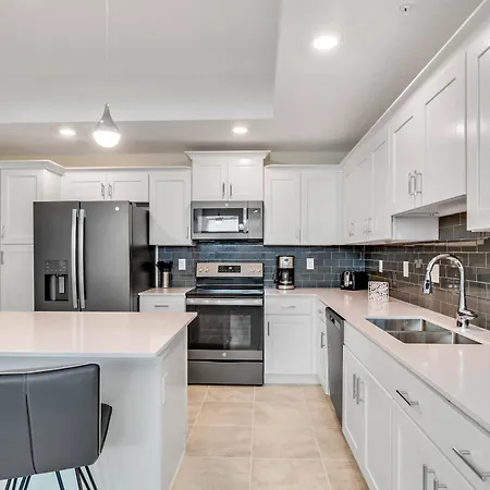 3 Bedroom 2 Bathroom Storey Lake 3171-308 Pc-3