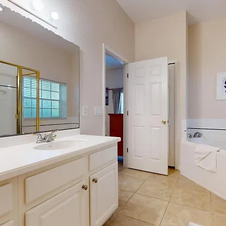 Newly Renovated Condo With Stunning View Of Pond Walking Trail And Tennis Courts-3