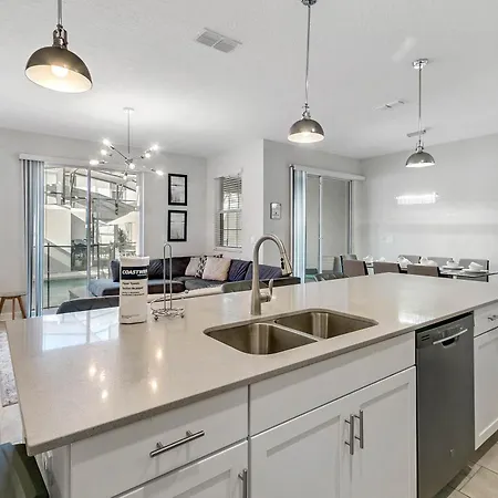 4 Bd 3 Ba Storey Lake 4809 Ll-3