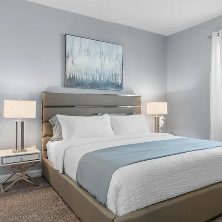 9 Bedroom 5 Bathroom Storey Lake 4396 Qs-2