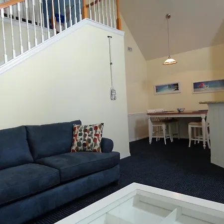 Runaway Beach Club Apartments-2