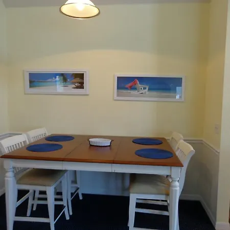 Runaway Beach Club Apartments-3