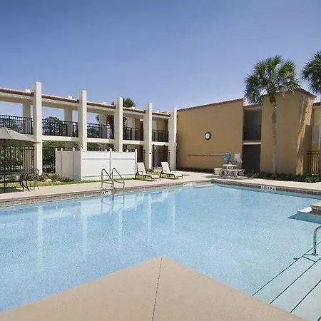 Orlando Courtyard Suites-3