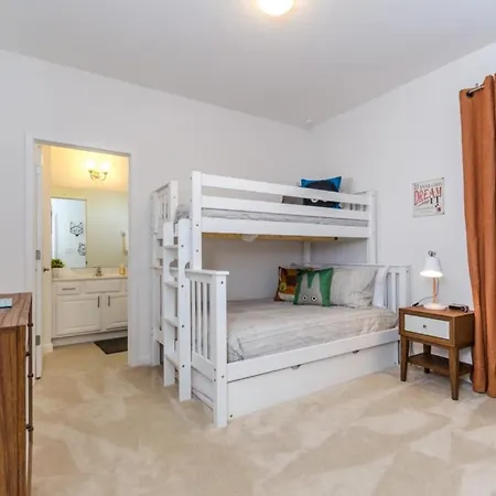 Eight-Bedroom Villa 2683-3