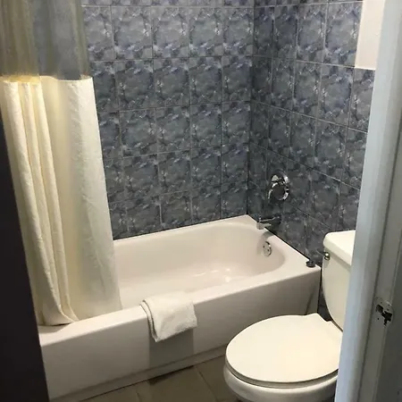 Budget Inn West-2