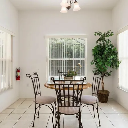 Lucky Charm - Budget-Friendly 5 Bed Vacation Home, Close To Disney World-2