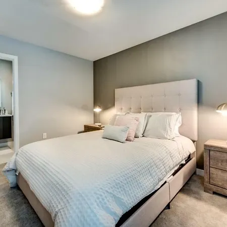 Wonderful Townhomes With Four Bedrooms Close To Disney-3