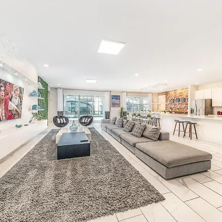 Spacious House Near Disney With Private Pool-2
