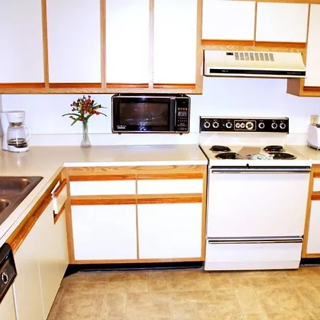 Clubview Holiday Condo-2