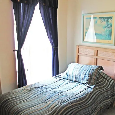Clubview Holiday Condo-3
