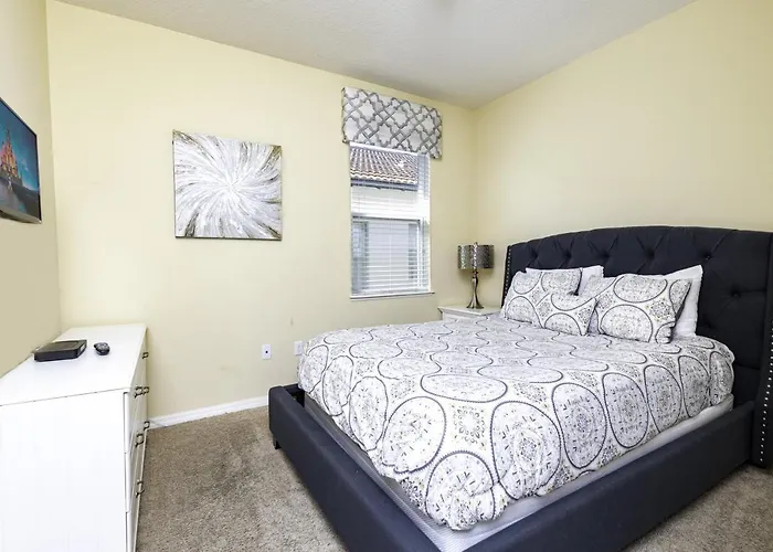 Near Disney Villa With Game Room