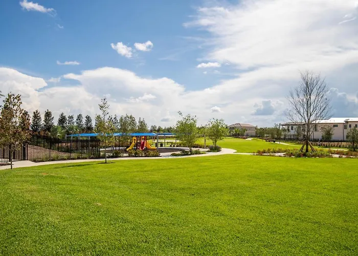 Disney's Bears Den: Luxury Pool Villa with Movie Room Kissimmee