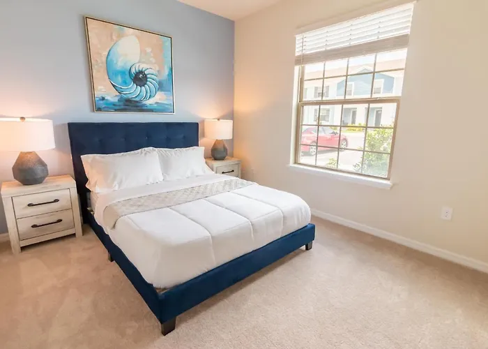 Dream Vacation Home 5 Bed 4.5 Bath With Private Pool!