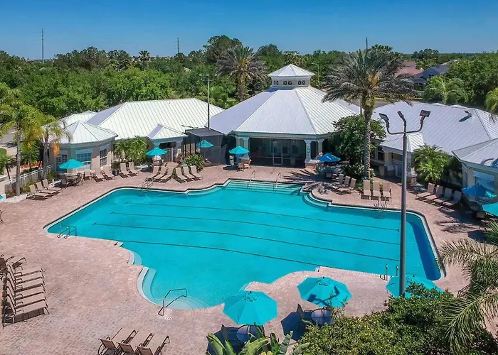 Pet friendly Resort-Style Condo Near Disney World Kissimmee