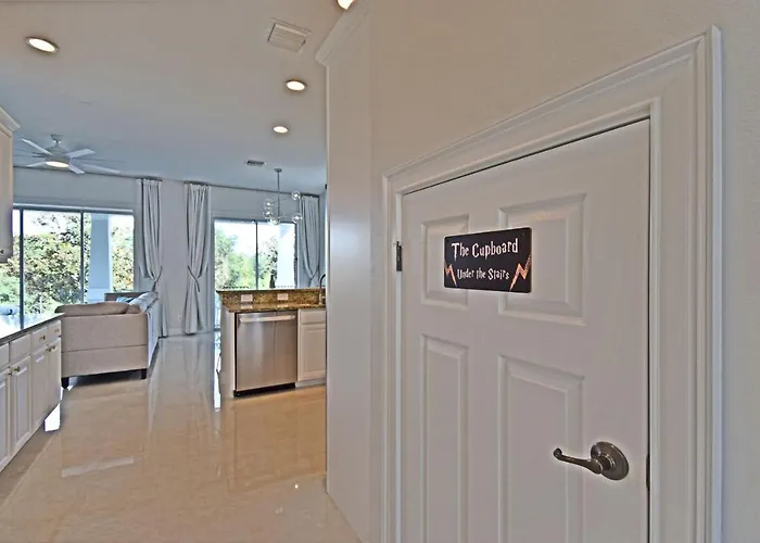 Pet friendly Style & Luxury: Pool, Spa, Cinema, Views, Arcades Kissimmee