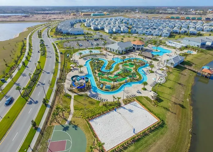 Pet friendly Stunning Lakeview Townhome W Private Pool Kissimmee