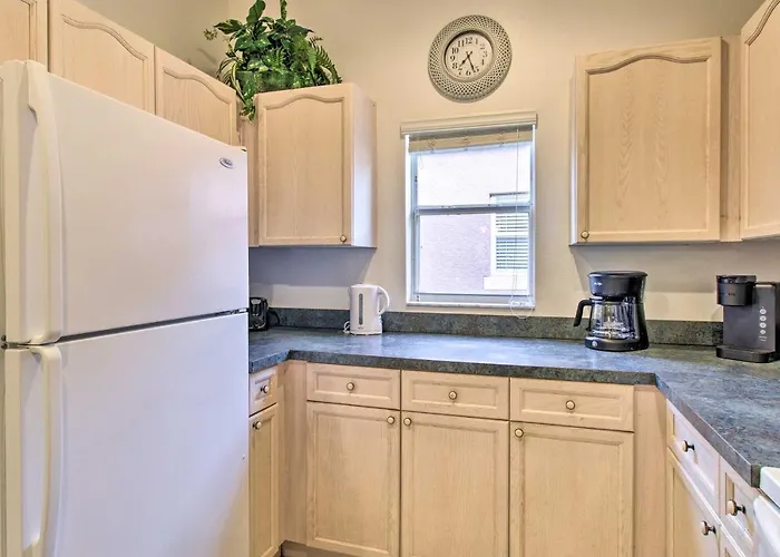 Convenient Kissimmee Retreat With Private Pool!