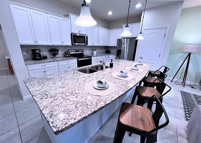 Family Friendly 5Br Resort Pool Home Near Disney World & Orlando Attractions