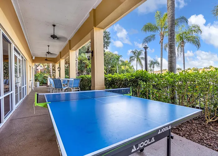 Near Disney - Hot Tub - King Suite - Fast Wifi