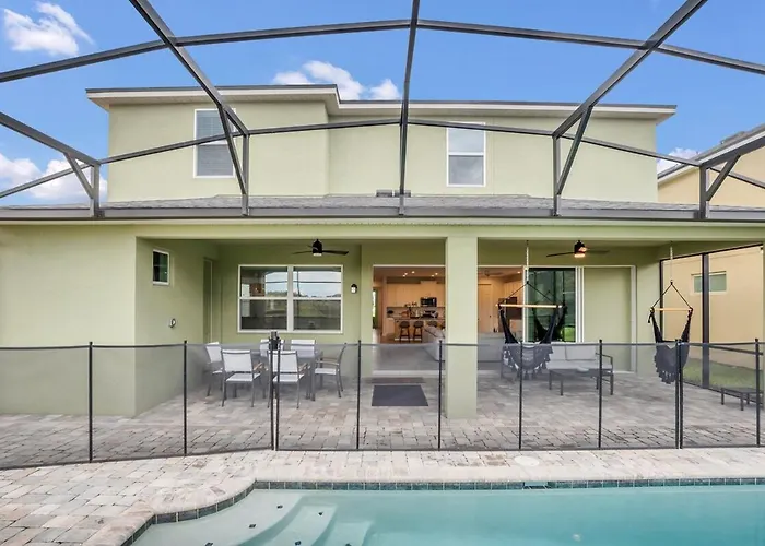 Casa Verde Coastal Retreat