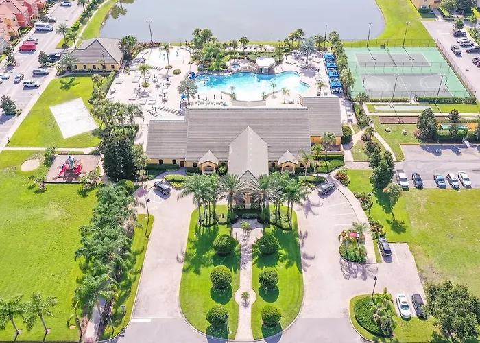 Lost In Paradise-Cozy Townhouse, Private Heated Pool, Bbq